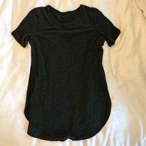 LULULEMON TSHIRT