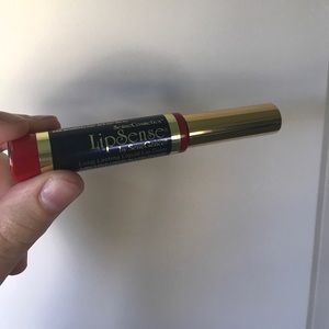 Lipsense Blu Red!! Most popular color. Read on..