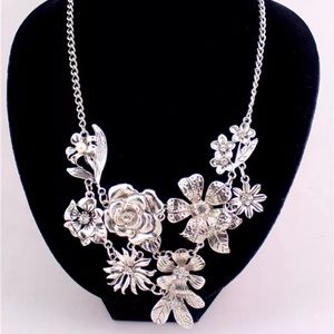 NWT SILVER BOUQUET STATEMENT NECKLACE