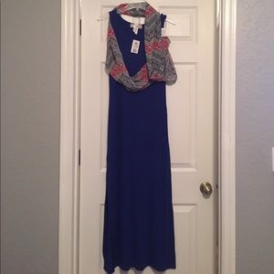 Maxi dress with matching scarf