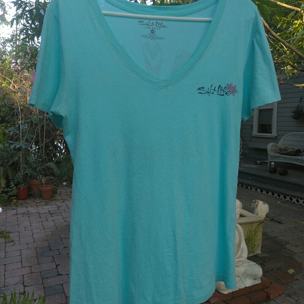 C11- Salt Life V-neck boat collar t-shirt