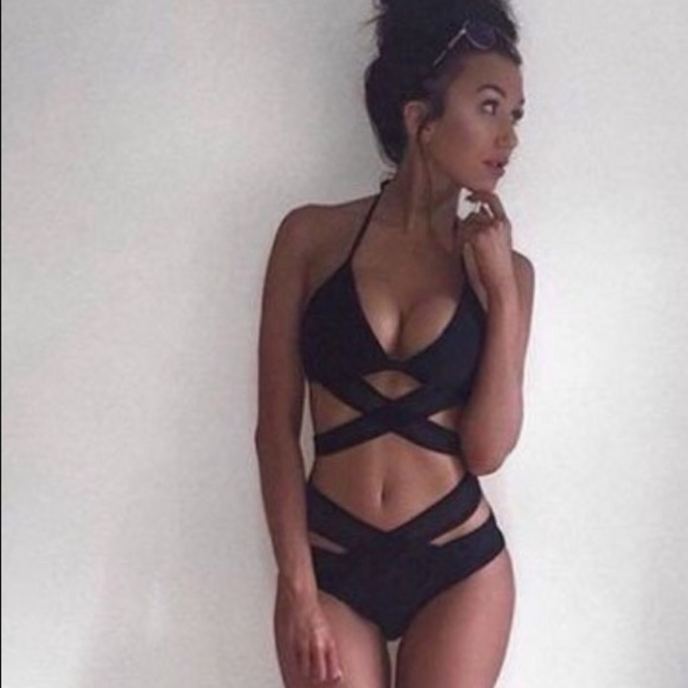 Black bikini