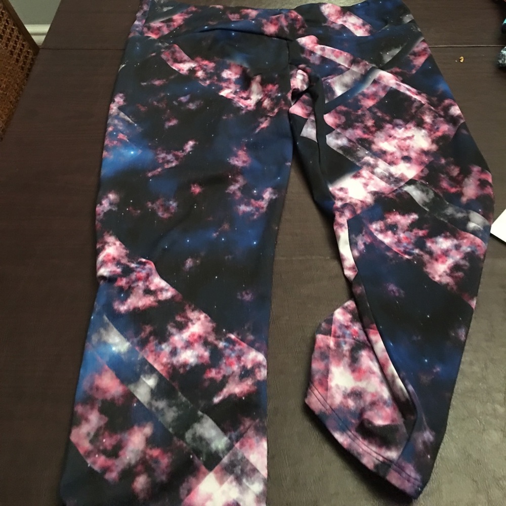 Onzie galactic crop leggings
