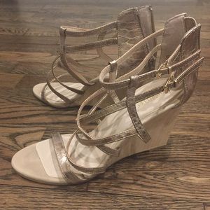 Seychelles gold strappy wedge sandal size 8