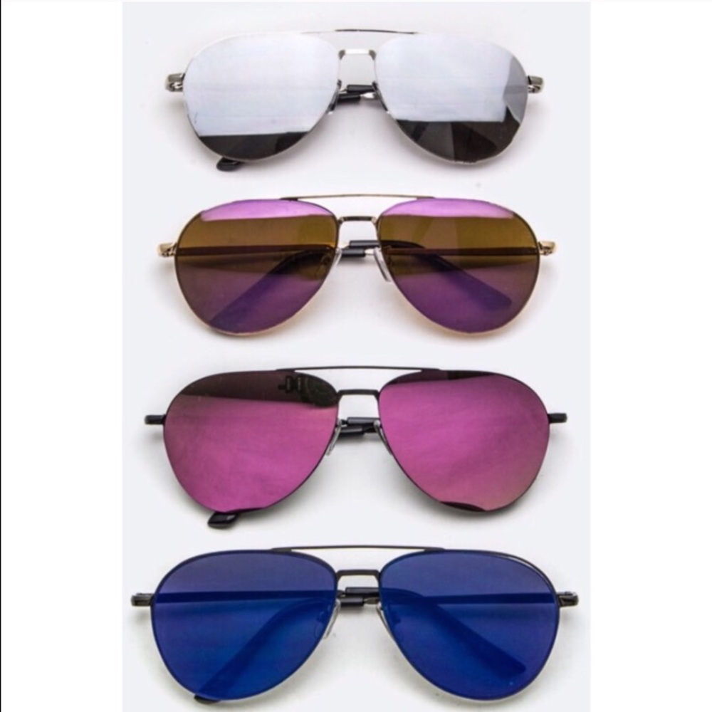 Aviator mirrored sunglasses