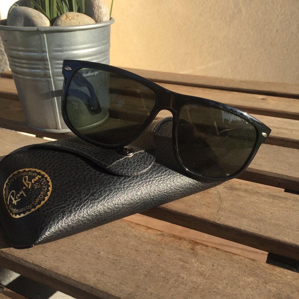 Ray-Ban RB4147 Polarized Sunglasses