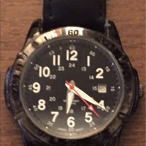 Basic field watch - Quartz - needs battery
