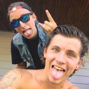 Meet your Posher, Todd