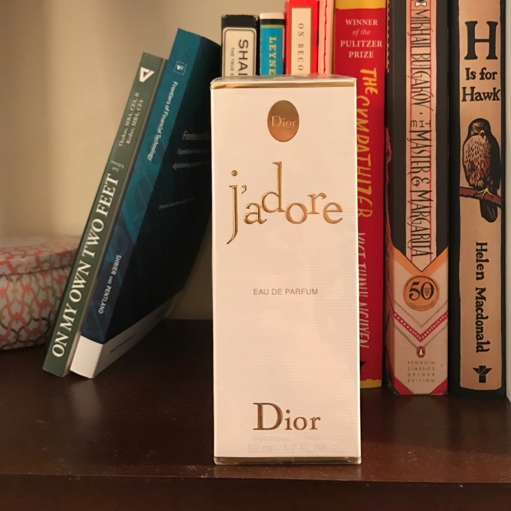 J'adore eau de Parfum! Brand new.