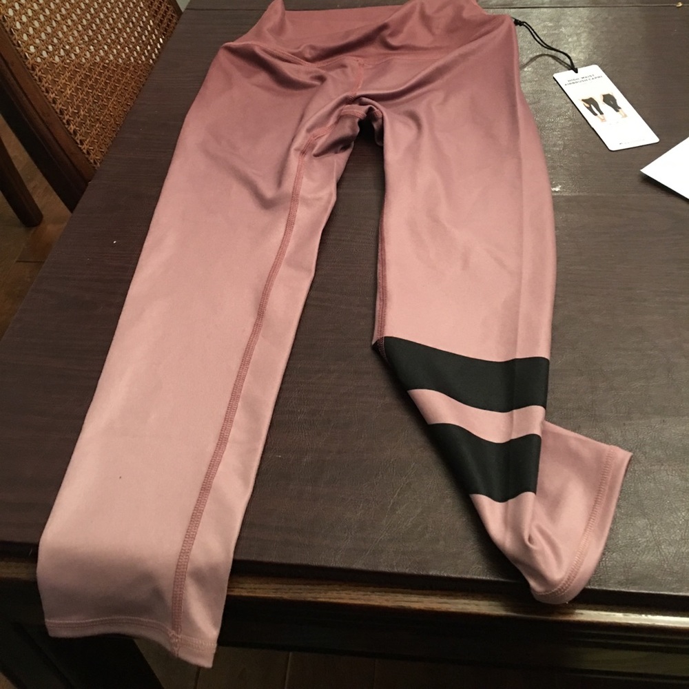 Alo-yoga high waisted crop leggings