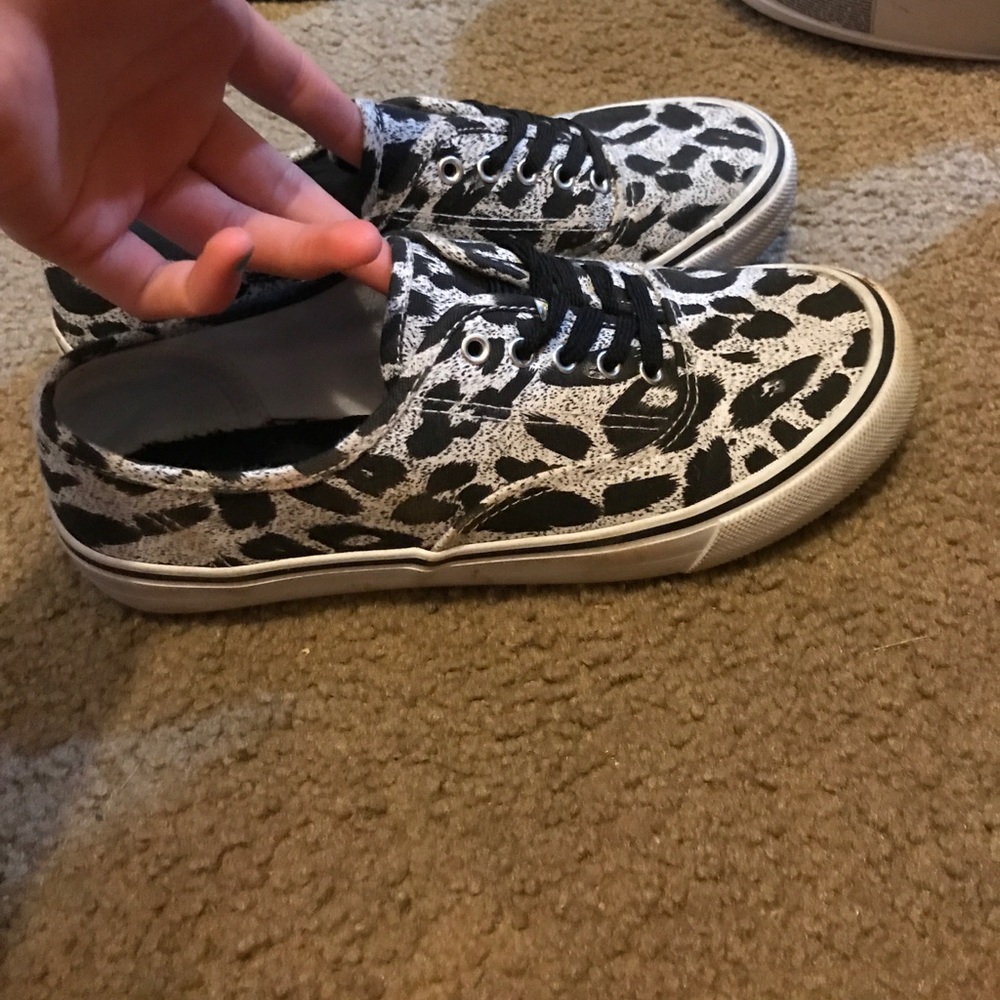 Vans - Picture 2 of 2