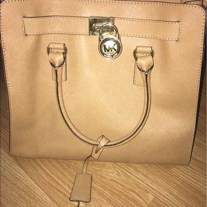Micheal Kors purse