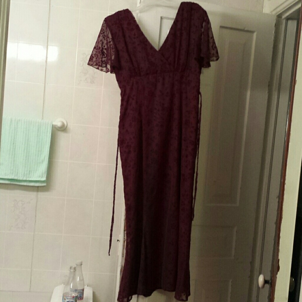 CDC Caren Desiree Company size 10 deep burgundy