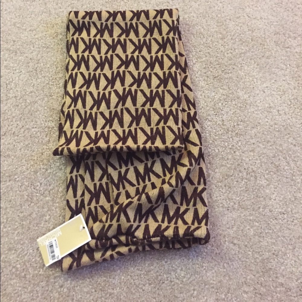 Michael Kors scarf