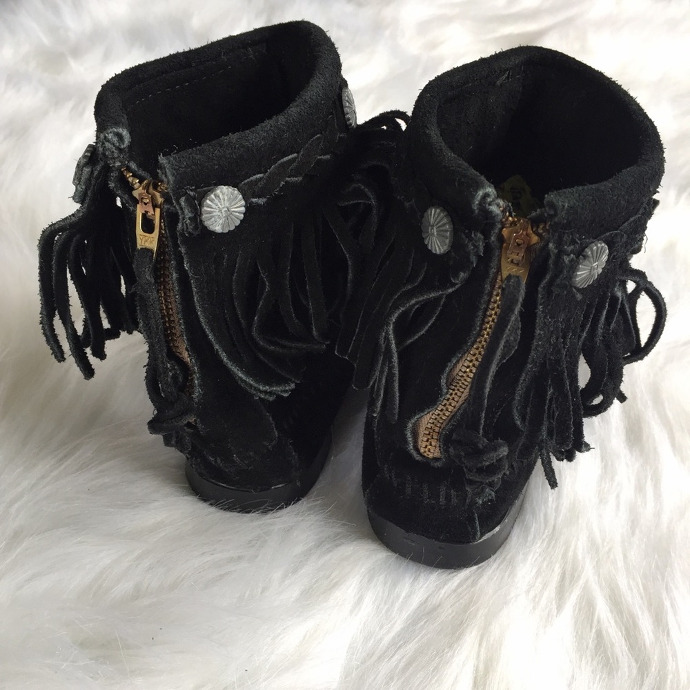 Minnetonka Leather Ankle Fringe Moccasins_5