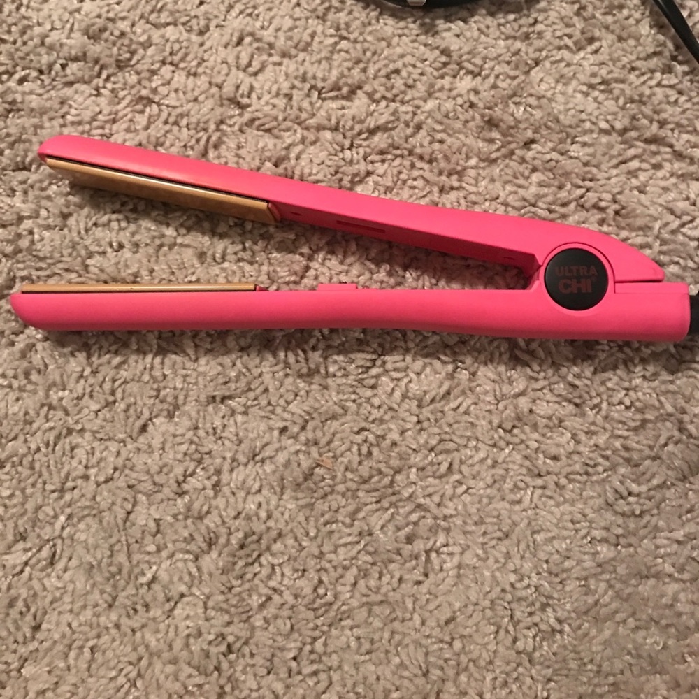 Ultra Chi straightener