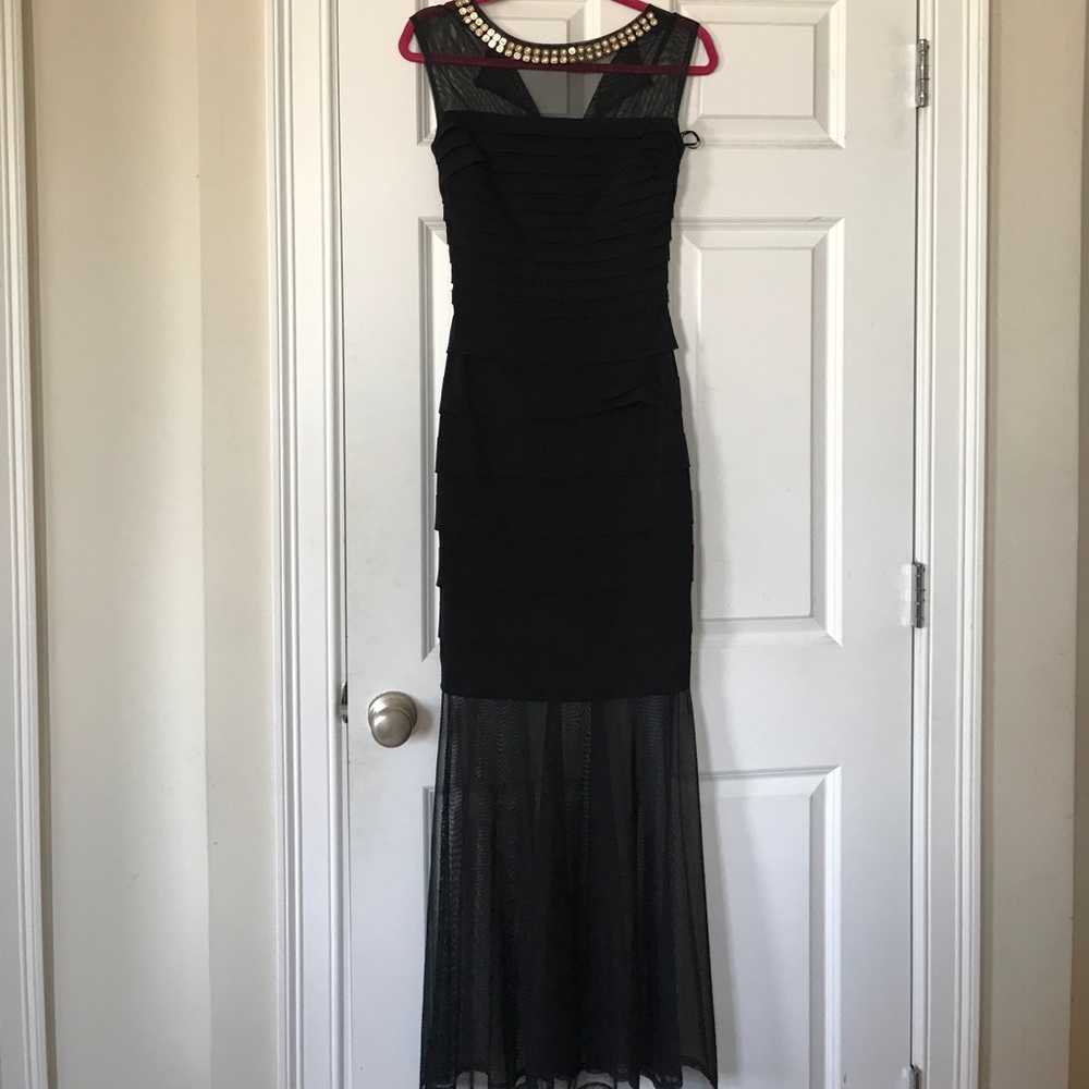 Studded Black Evening Gown/Prom Dress 👸🏽