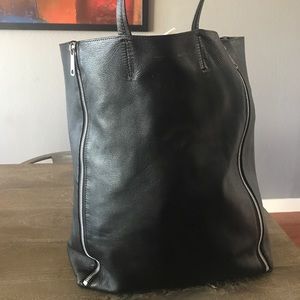 CELINE Leather Vertical Gusset Cabas Black