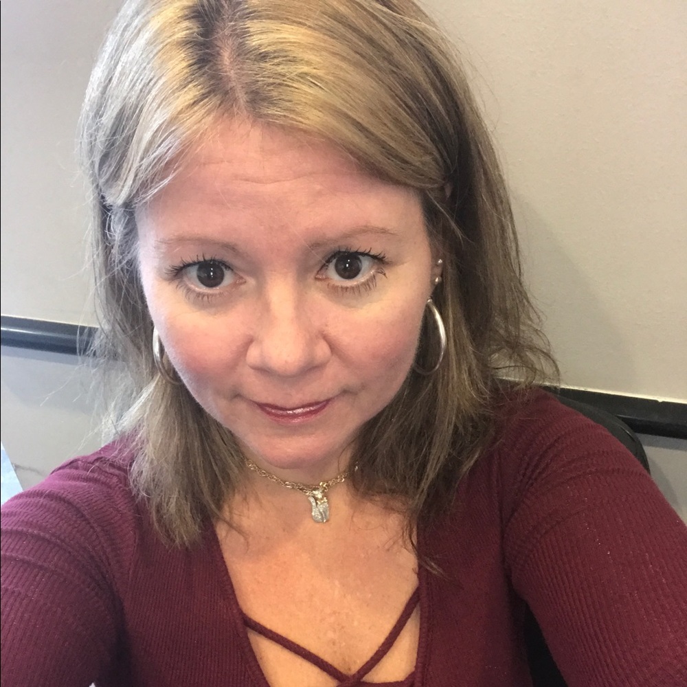 Meet your Posher, Angie