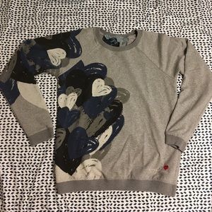 like new Desigual sweater light weight w/ hearts