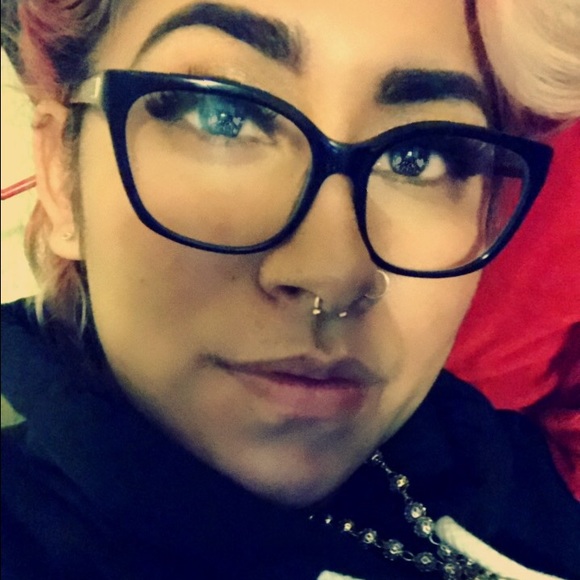 Meet your Posher, Nancy - Picture 1 of 1