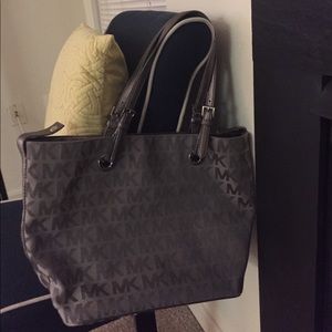 Beautiful Michael Khors bag