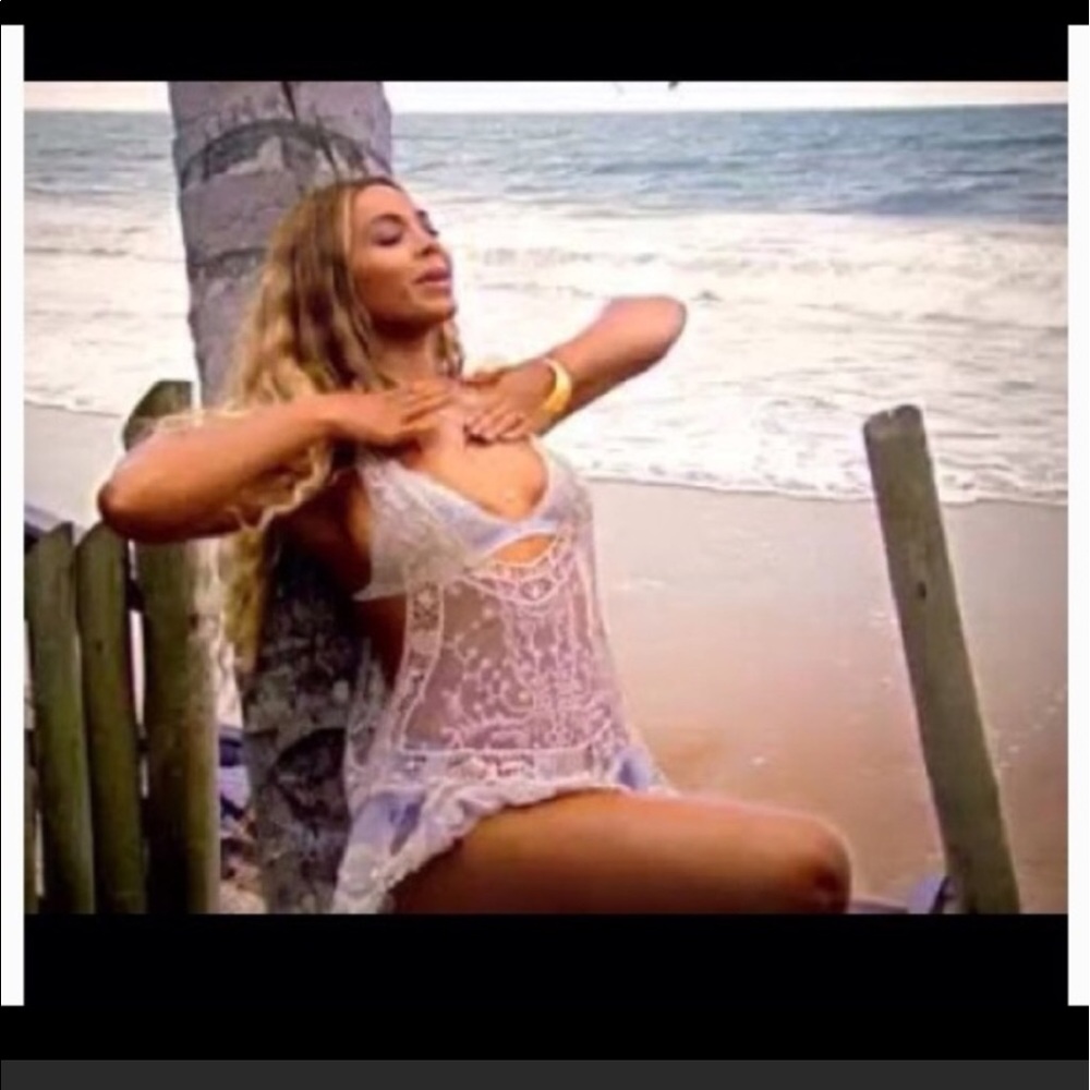 Sexy Beyoncé's 🆕 Angels Lace ✨Bikini Cover up✨ - Picture 8 of 8