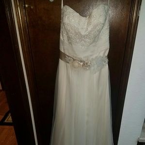 Wedding dress