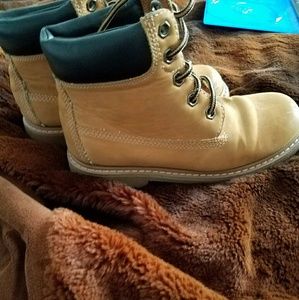 Kids boots