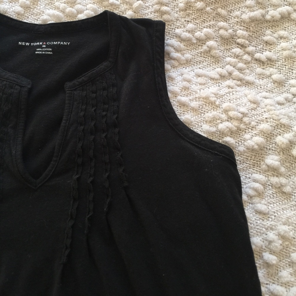 Black Top neck detail