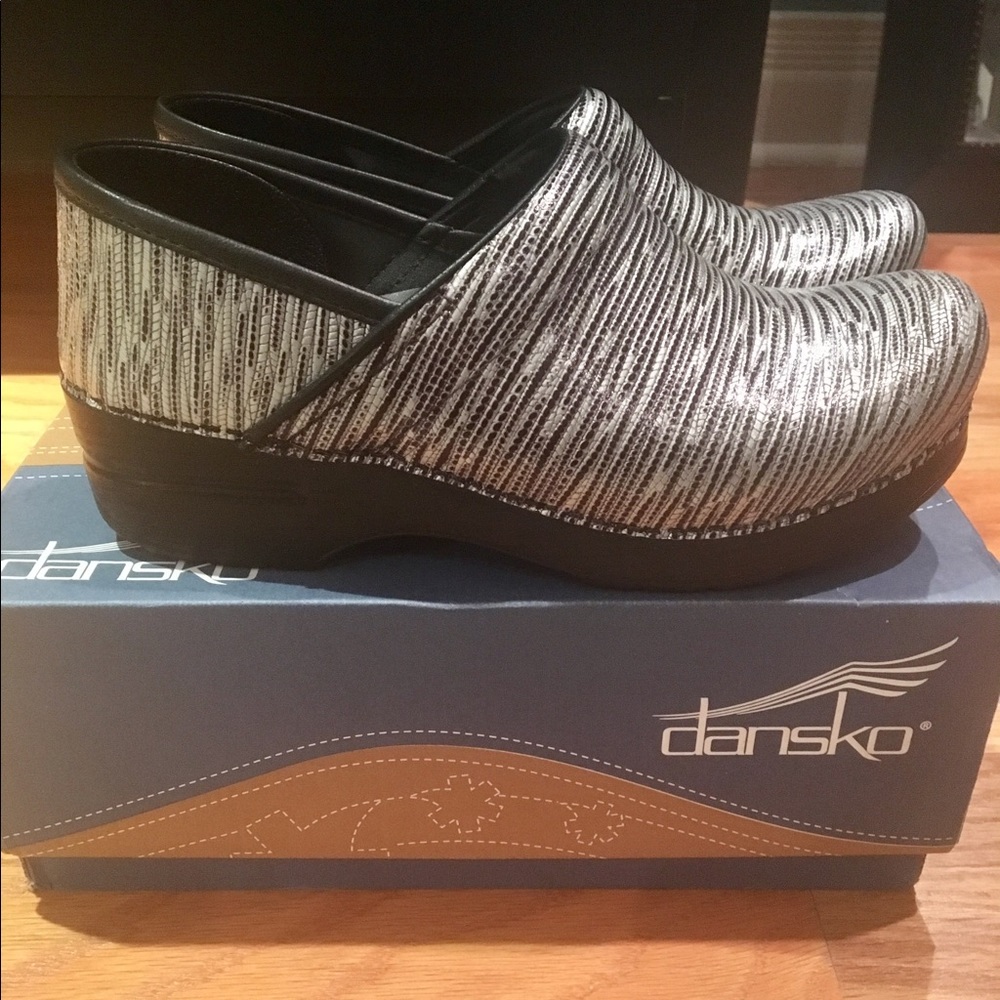 BRAND NEW DANSKOS! Never been worn