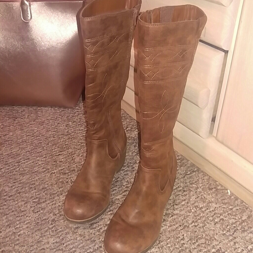 Women's Arizona Brown Boots 9.5