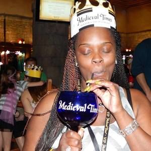 Meet your Posher, Farrah