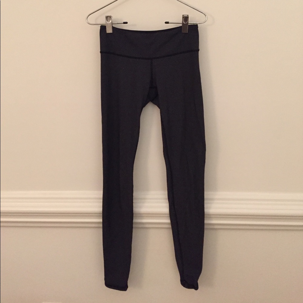 Lululemon black with detail long leggings