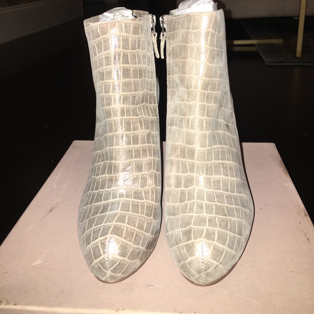 Silver print booties