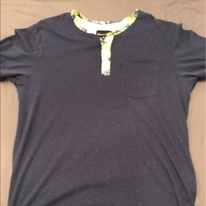 Hurley t shirt