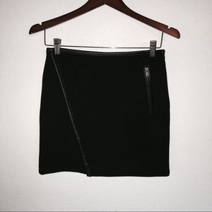 🔴SALE🔴 Black Moto skirt❣️