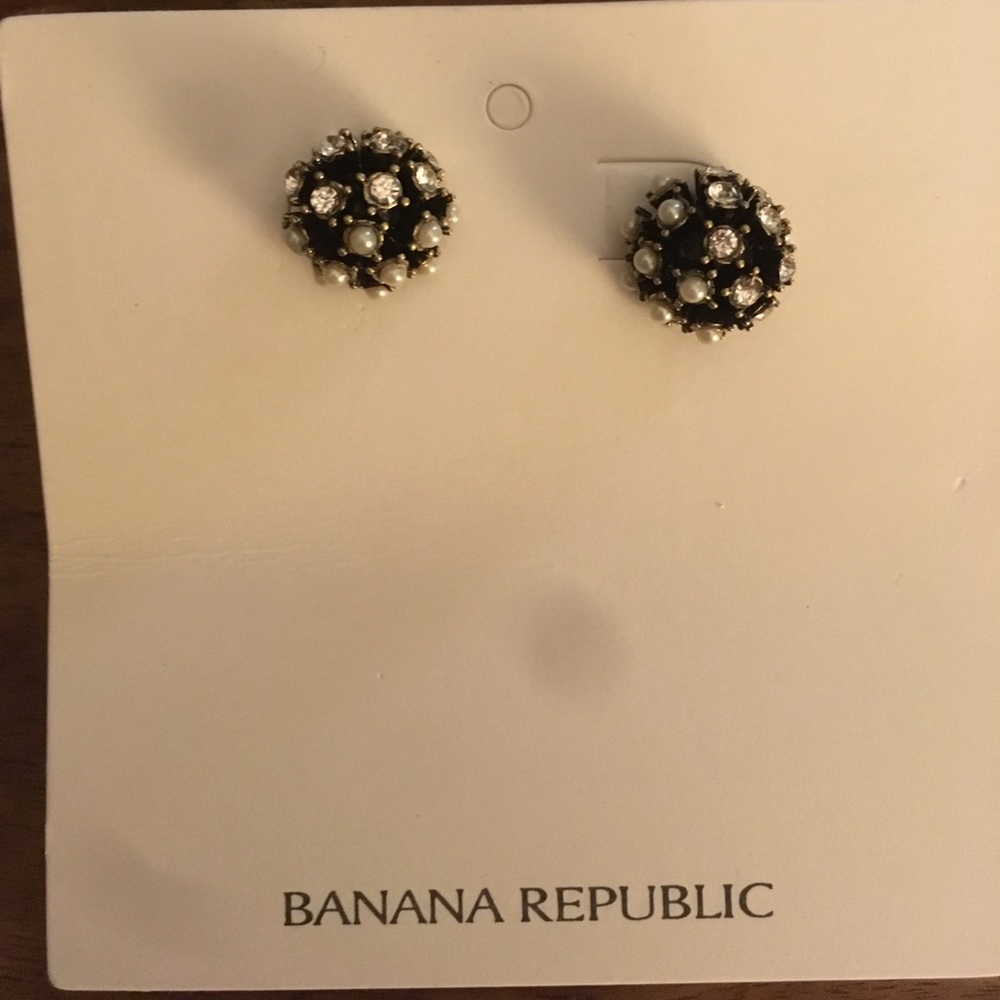 Brand new Banana Republic earrings