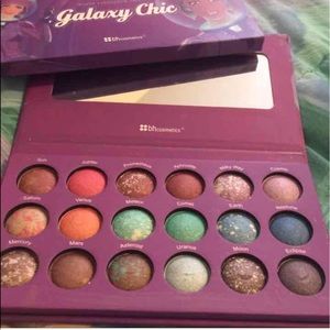 New BH Galaxy Chic Eyeshadow Palette