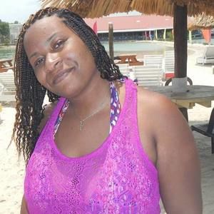 Meet your Posher, Ebony