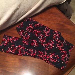 One size Lularoe hearts leggings