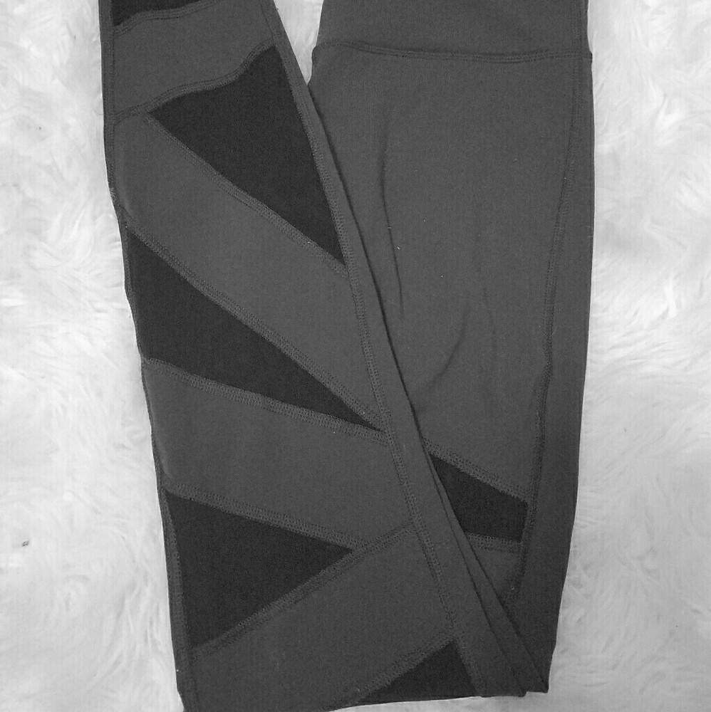 Lululemon Tech Mesh size 6