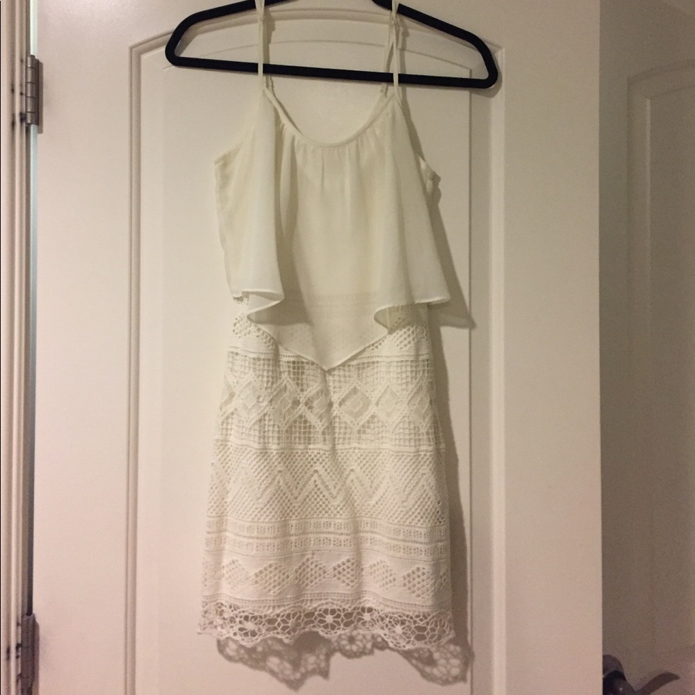 ✨White Lacy bohemian bodycon dress✨