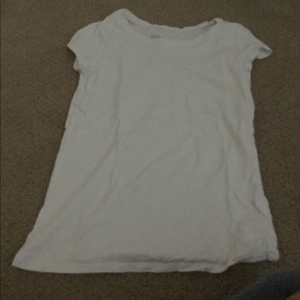 White tee shirt