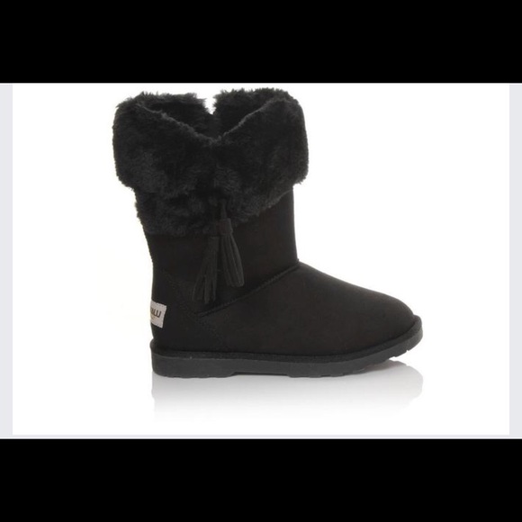 Toddler size 5 black boots - Picture 1 of 4