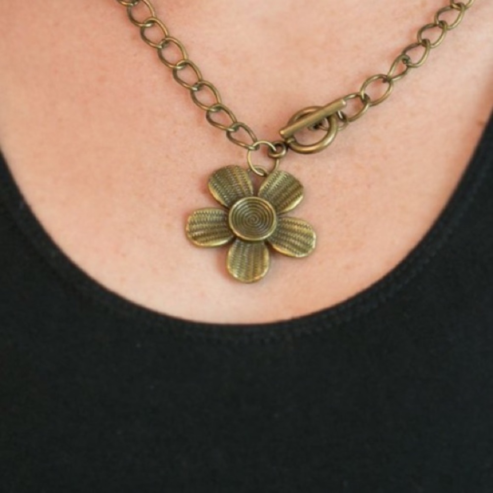 Brass flower necklace with earrings
