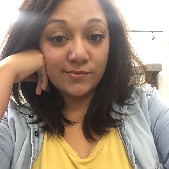 Meet your Posher, Rayleen - Picture 2 of 8