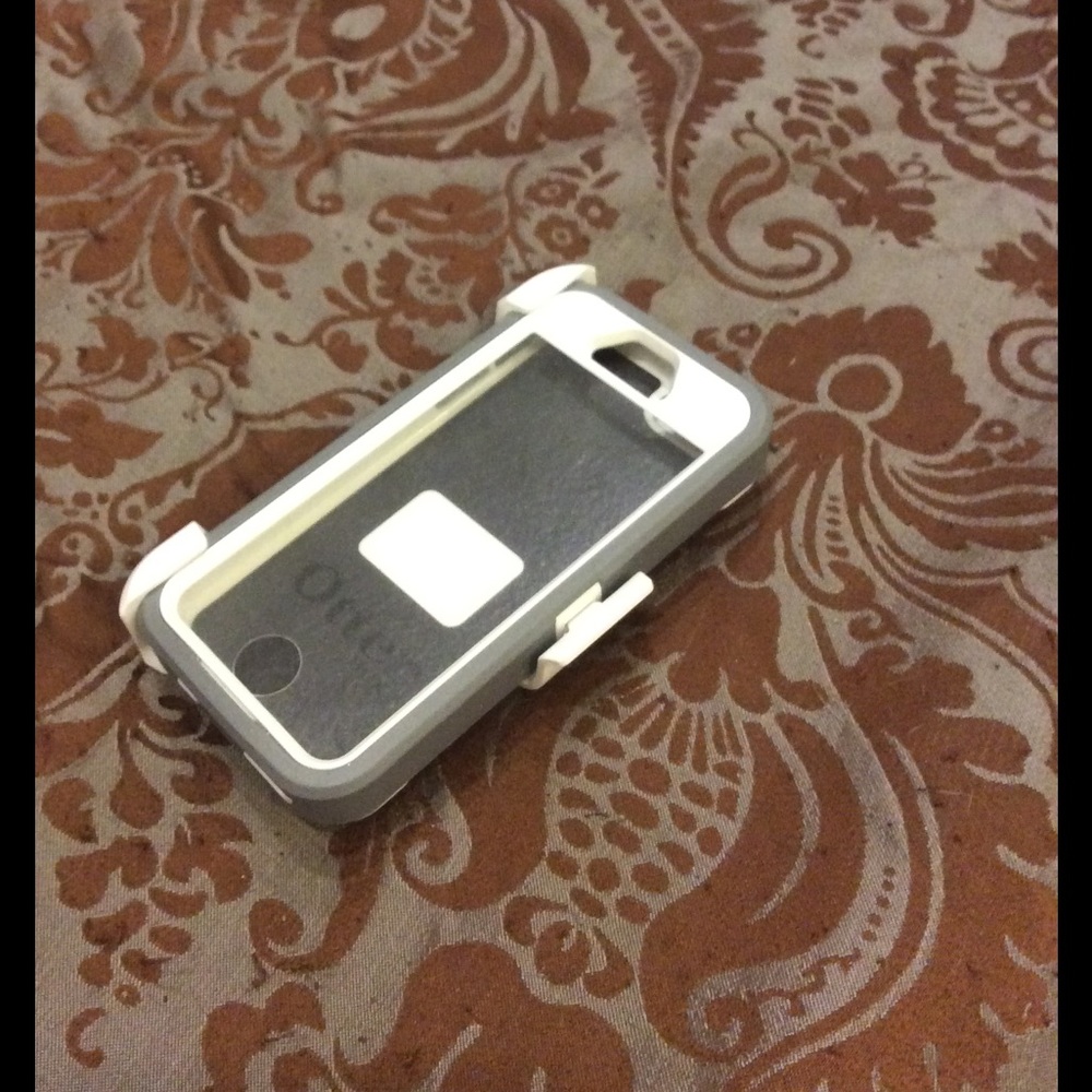 Two piece outterbox case (5, 5s)