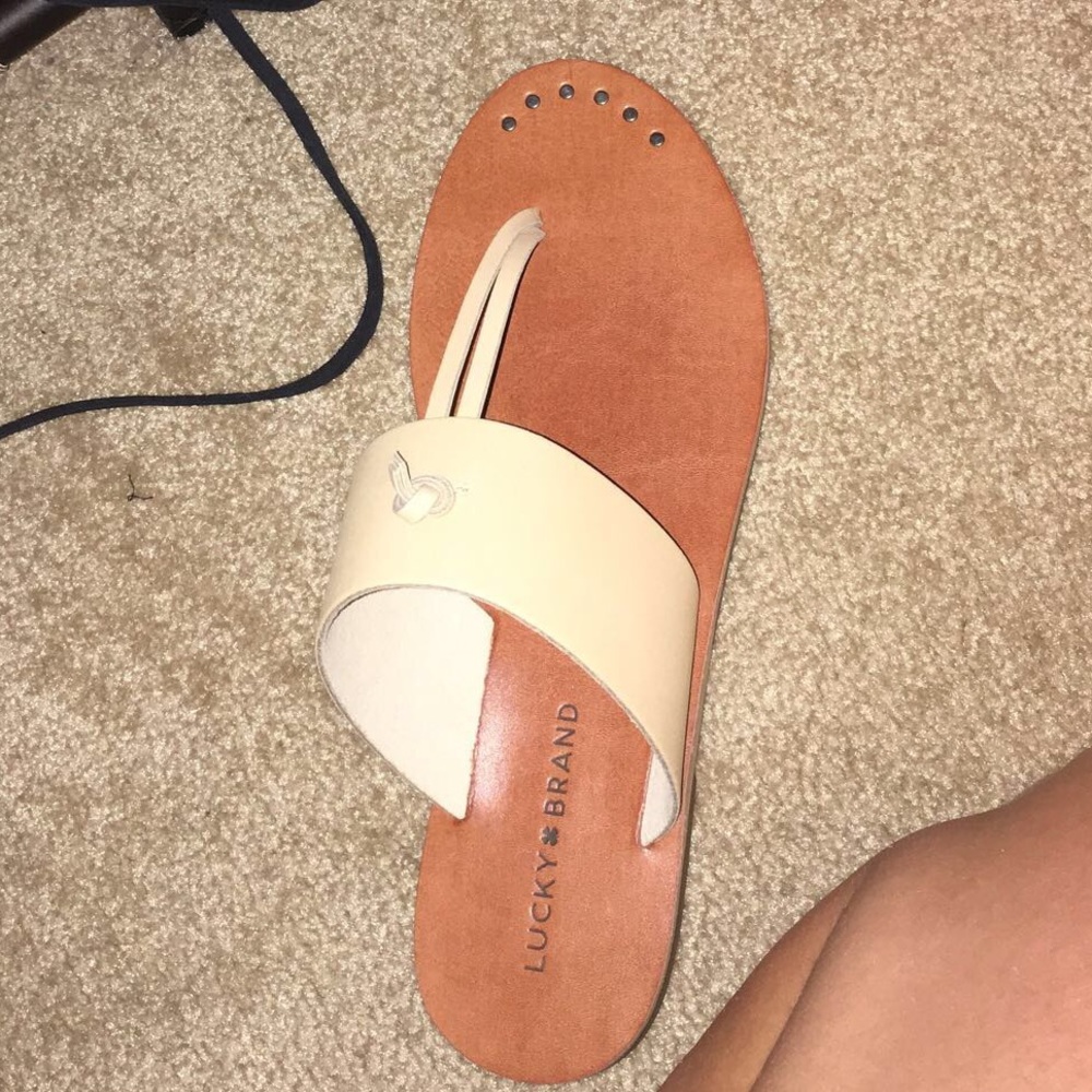 Lucky brand Ari sandals!!