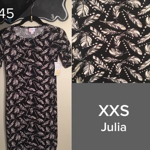 Lularoe feathered Julia xxs